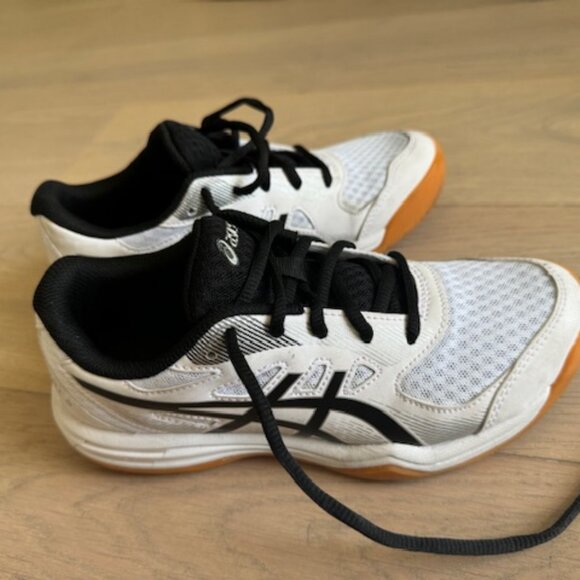 ASICS Upcourt 5 Volleyball Shoes - Picture 4 of 4